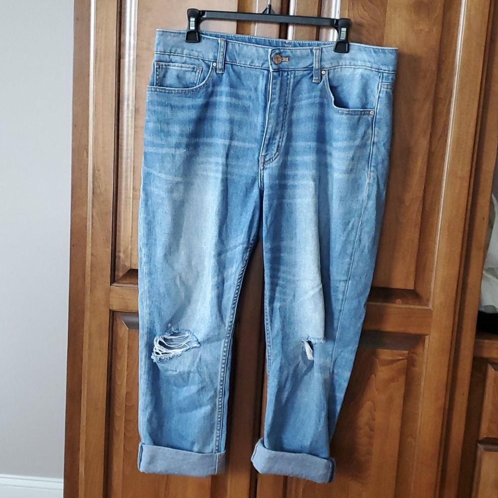 White House Black Market boyfriend Jeans/capri